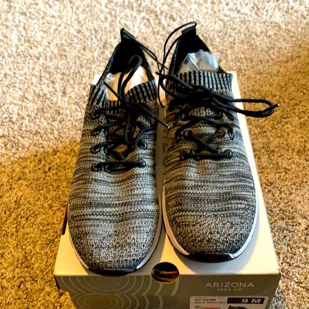 Women’s Athletic Shoe